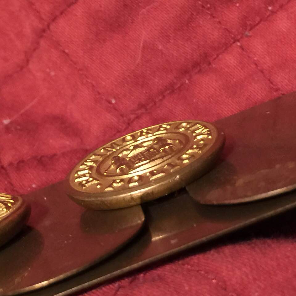 button 10